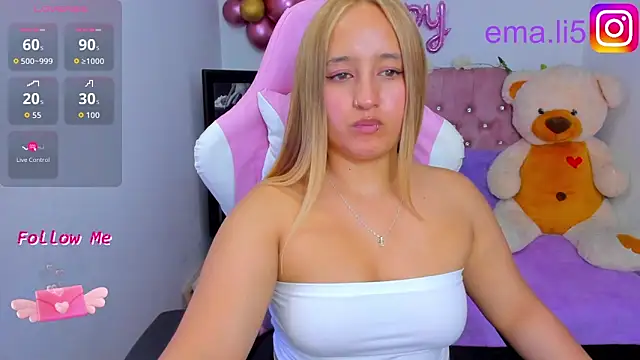 Snapshot of ema_tayy chatting on October 25, 2025, 9:20 pm ema tayy online show from October 25, 2025, 9:20 pm