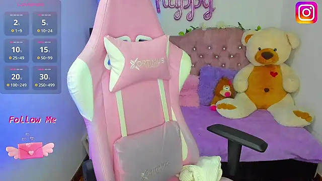 Snapshot of ema_tayy chatting on December 17, 2025, 8:15 pm ema tayy online show from December 17, 2025, 8:15 pm