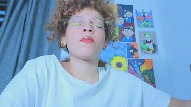Snapshot of Ada_gales_ chatting on June 18, 2026, 3:29 am Ada gales online show from June 18, 2026, 3:29 am