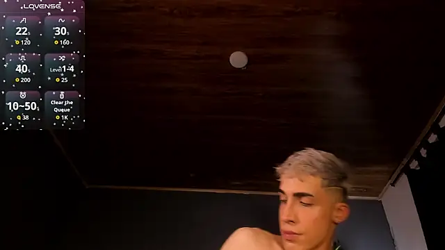 Snapshot of Angel_Snowhotxxx chatting on October 23, 2025, 12:32 am Angel Snowhotxxx online show from October 23, 2025, 12:32 am