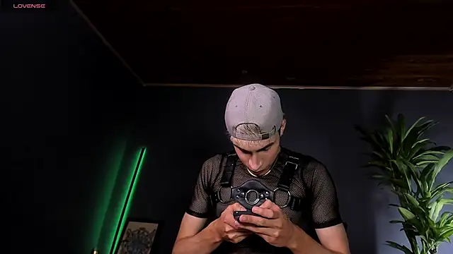 Snapshot of Angel_Snowhotxxx chatting on November 28, 2025, 11:18 pm Angel Snowhotxxx online show from November 28, 2025, 11:18 pm