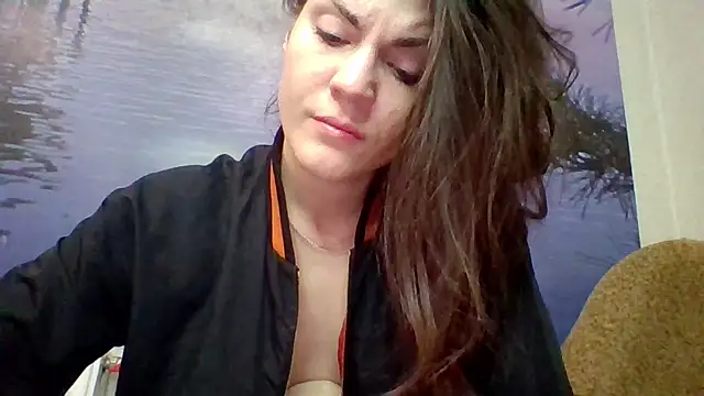 AliceTailor online show from April 28, 2026, 7:57 am