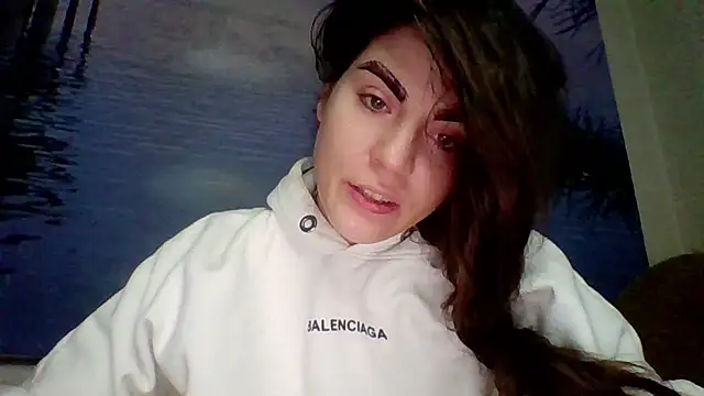 Snapshot of AliceTailor chatting on May 4, 2026, 6:37 pm AliceTailor online show from May 4, 2026, 6:37 pm