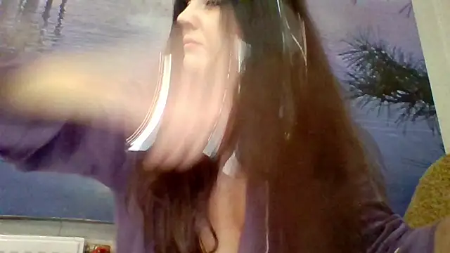 Snapshot of AliceTailor chatting on June 8, 2026, 4:02 am AliceTailor online show from June 8, 2026, 4:02 am