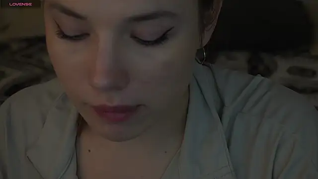 IceDanielles online show from November 10, 2025, 1:43 pm