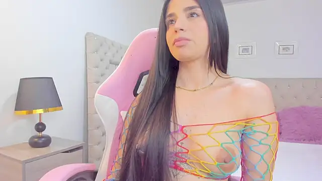 Snapshot of carlaperez_ chatting on October 18, 2025, 10:43 pm carlaperez online show from October 18, 2025, 10:43 pm