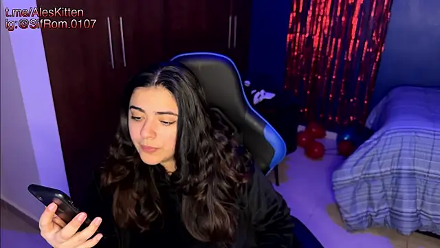 Snapshot of Ales_Kitten chatting on February 18, 2025, 4:48 am Ales Kitten online show from February 18, 2025, 4:48 am