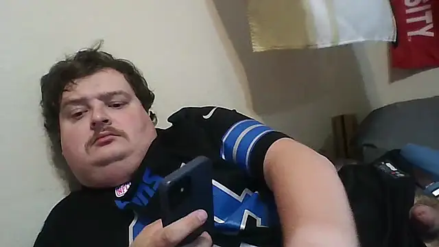 Snapshot of YelpedAverting chatting on October 12, 2025, 10:53 pm YelpedAverting online show from October 12, 2025, 10:53 pm