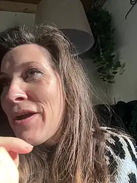 Lwhite1 online show from March 21, 2025, 3:57 pm