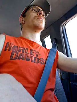 REDHAMMER  online show from April 25, 2026, 2:58 pm