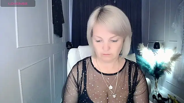 Snapshot of Juarnea chatting on June 3, 2026, 10:18 am Juarnea online show from June 3, 2026, 10:18 am