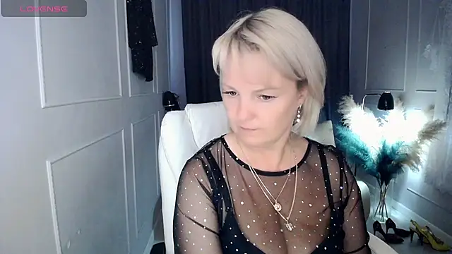 Snapshot of Juarnea chatting on June 3, 2026, 2:33 pm Juarnea online show from June 3, 2026, 2:33 pm
