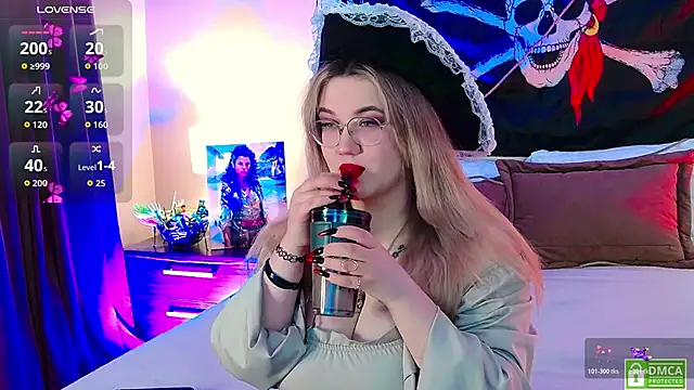 Nancy Mooree online show from October 31, 2025, 1:12 pm