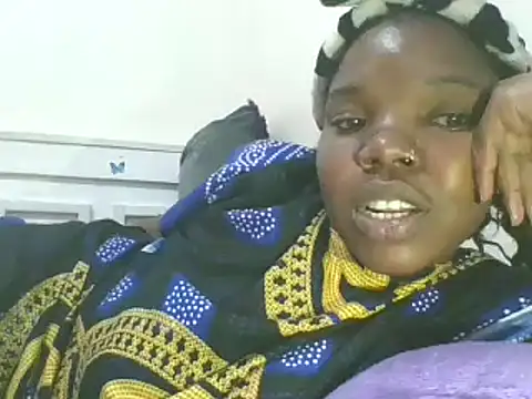 Snapshot of sweet_bigclit chatting on February 24, 2025, 5:53 pm sweet bigclit online show from February 24, 2025, 5:53 pm