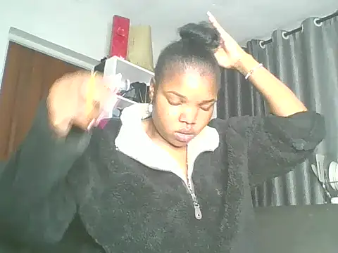 Snapshot of sweet_bigclit chatting on September 14, 2025, 5:28 am sweet bigclit online show from September 14, 2025, 5:28 am