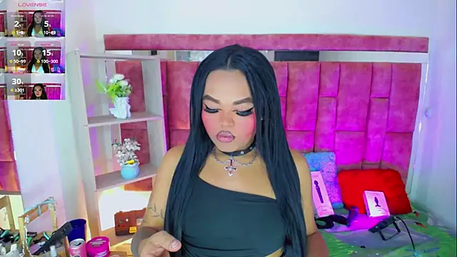 Snapshot of KayleighDreams_ chatting on July 1, 2026, 4:03 am KayleighDreams online show from July 1, 2026, 4:03 am