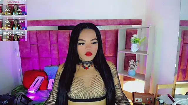 Snapshot of KayleighDreams_ chatting on July 28, 2026, 3:35 am KayleighDreams online show from July 28, 2026, 3:35 am