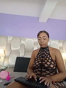 Snapshot of dirtyvictoria chatting on October 29, 2025, 12:18 pm dirtyvictoria online show from October 29, 2025, 12:18 pm