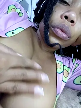 Snapshot of isabellehaynes chatting on February 14, 2026, 12:24 pm isabellehaynes online show from February 14, 2026, 12:24 pm