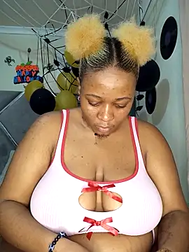 Snapshot of CocoBootyyy chatting on October 26, 2025, 10:36 pm CocoBootyyy online show from October 26, 2025, 10:36 pm