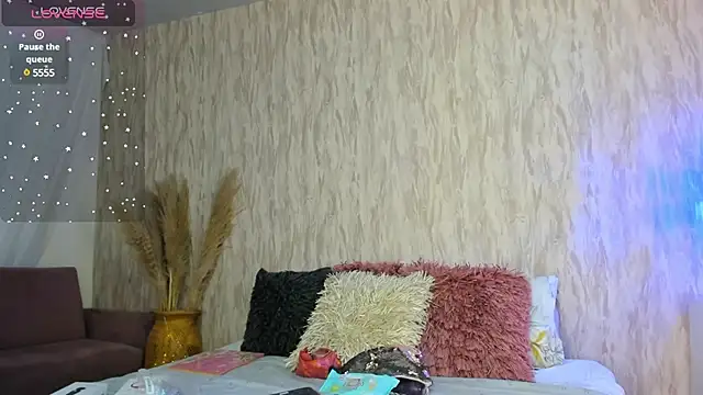 emily parkerr online show from February 1, 2025, 2:13 pm