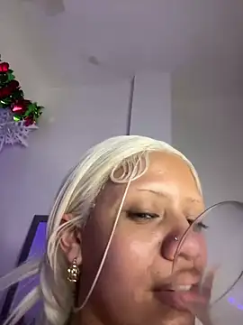 Snapshot of Charlotee_ chatting on January 2, 2025, 5:57 am Charlotee online show from January 2, 2025, 5:57 am