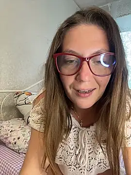 Snapshot of BeatriceTender chatting on July 11, 2026, 11:35 am BeatriceTender online show from July 11, 2026, 11:35 am