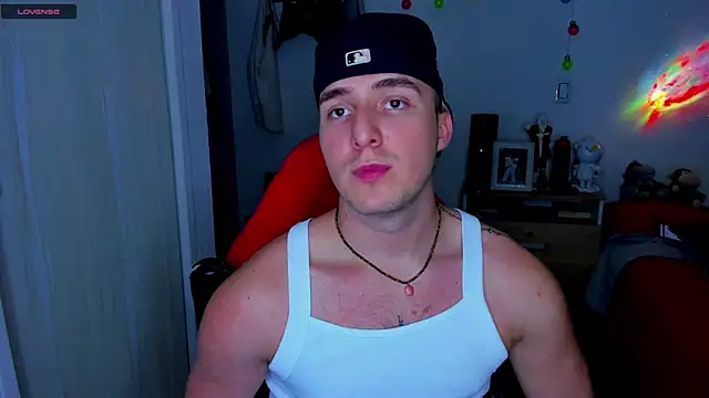 Snapshot of liam_oficial02 chatting on December 19, 2024, 3:40 am liam oficial02 online show from December 19, 2024, 3:40 am