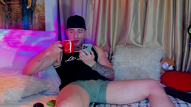 Snapshot of liam_oficial02 chatting on September 16, 2025, 2:23 am liam oficial02 online show from September 16, 2025, 2:23 am