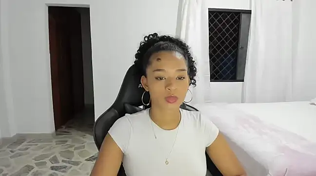 Snapshot of avellanatammy chatting on December 15, 2024, 12:07 am avellanatammy online show from December 15, 2024, 12:07 am