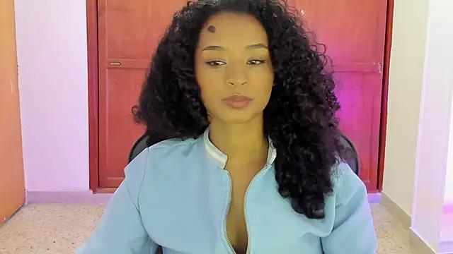 Snapshot of avellanatammy chatting on January 7, 2025, 10:19 pm avellanatammy online show from January 7, 2025, 10:19 pm