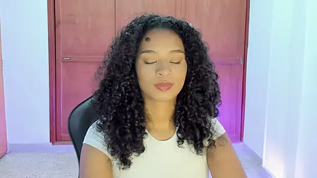 Snapshot of avellanatammy chatting on January 8, 2025, 10:06 pm avellanatammy online show from January 8, 2025, 10:06 pm