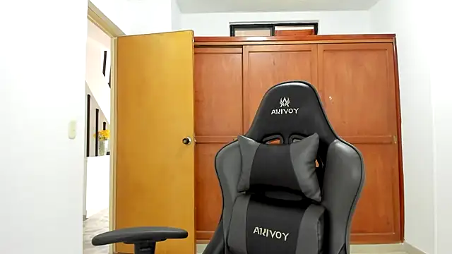 Snapshot of avellanatammy chatting on February 18, 2025, 12:49 pm avellanatammy online show from February 18, 2025, 12:49 pm