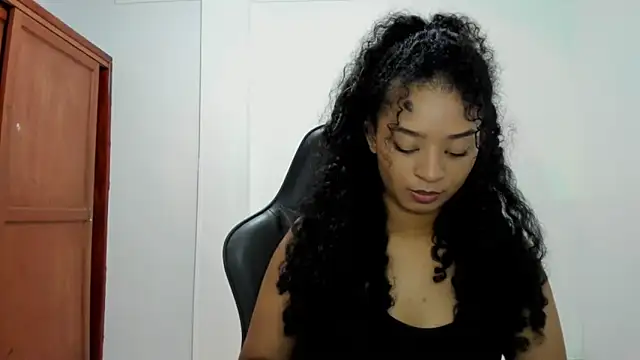 Snapshot of avellanatammy chatting on October 25, 2025, 12:40 am avellanatammy online show from October 25, 2025, 12:40 am