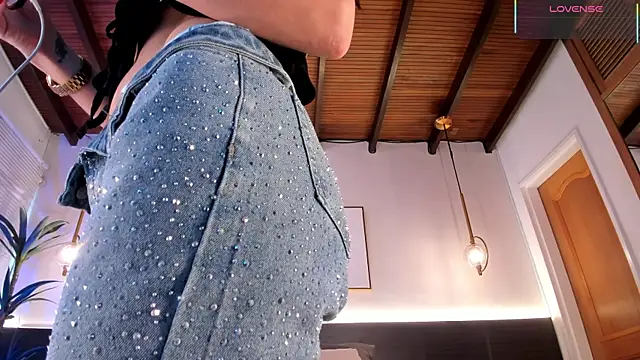 AgattaDuque online show from July 10, 2026, 7:49 pm
