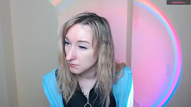 Snapshot of AmandaSell chatting on May 16, 2026, 8:00 am AmandaSell online show from May 16, 2026, 8:00 am