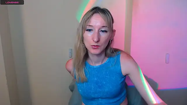 AmandaSell online show from July 17, 2026, 6:53 am