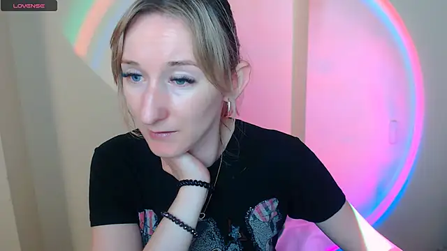 AmandaSell online show from July 22, 2026, 7:11 am