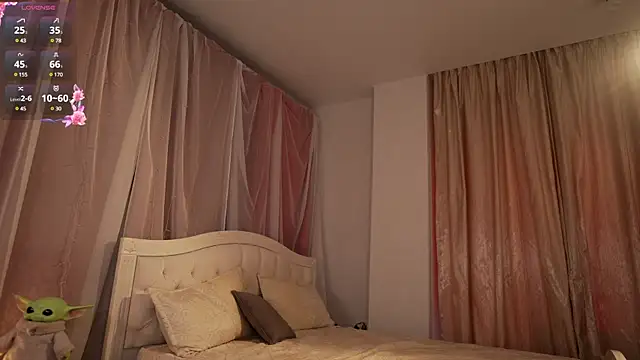 Snapshot of AlisaLore chatting on February 23, 2025, 10:06 am AlisaLore online show from February 23, 2025, 10:06 am