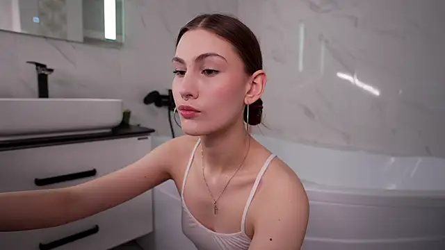 Snapshot of AlisaLore chatting on March 10, 2025, 7:32 am AlisaLore online show from March 10, 2025, 7:32 am