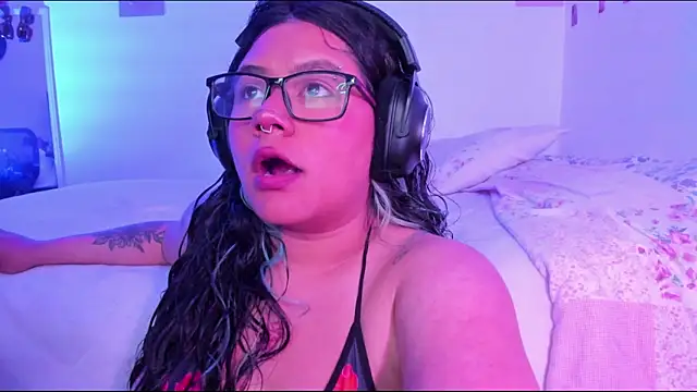 StephaniFox online show from January 22, 2025, 5:26 am