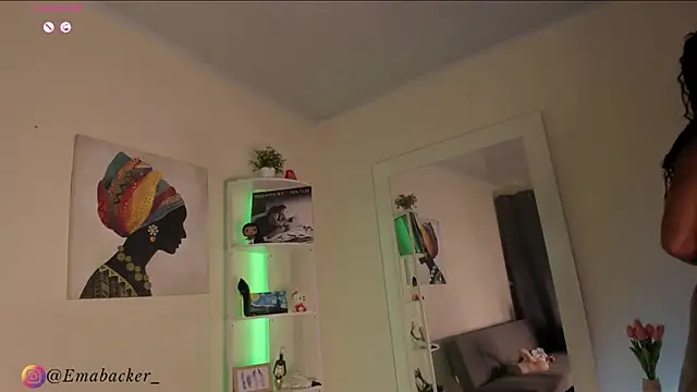 Snapshot of Emma_Backer_ chatting on February 23, 2025, 2:07 am Emma Backer online show from February 23, 2025, 2:07 am