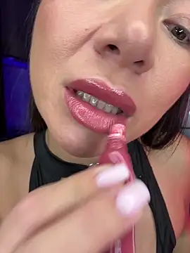 Snapshot of Melisa_Ester chatting on September 27, 2025, 4:12 pm Melisa Ester online show from September 27, 2025, 4:12 pm