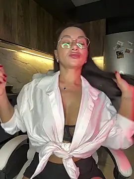 Snapshot of Melisa_Ester chatting on October 16, 2025, 3:46 pm Melisa Ester online show from October 16, 2025, 3:46 pm