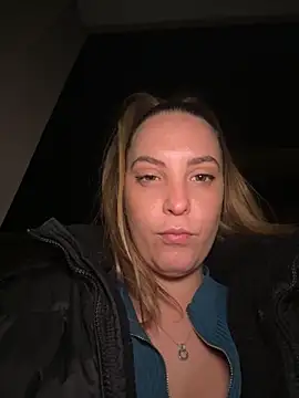 LiliMorganxxx online show from November 17, 2025, 10:04 pm