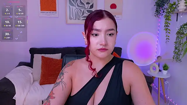 ViolettCastel online show from June 12, 2026, 7:57 pm