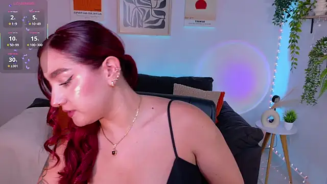 Snapshot of ViolettCastel chatting on June 26, 2026, 12:26 am ViolettCastel online show from June 26, 2026, 12:26 am