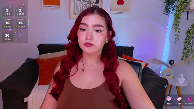 Snapshot of ViolettCastel chatting on July 23, 2026, 12:35 am ViolettCastel online show from July 23, 2026, 12:35 am