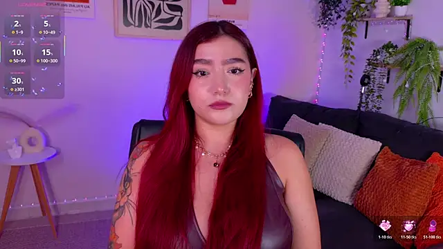 Snapshot of ViolettCastel chatting on July 31, 2026, 11:15 pm ViolettCastel online show from July 31, 2026, 11:15 pm