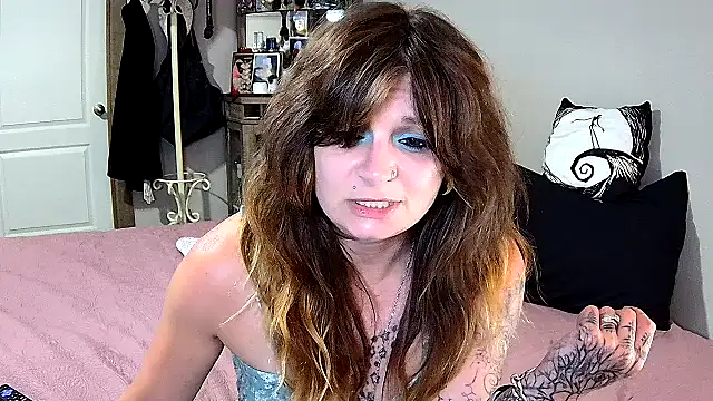 Snapshot of ZeelaXoXo chatting on April 5, 2026, 5:04 am ZeelaXoXo online show from April 5, 2026, 5:04 am